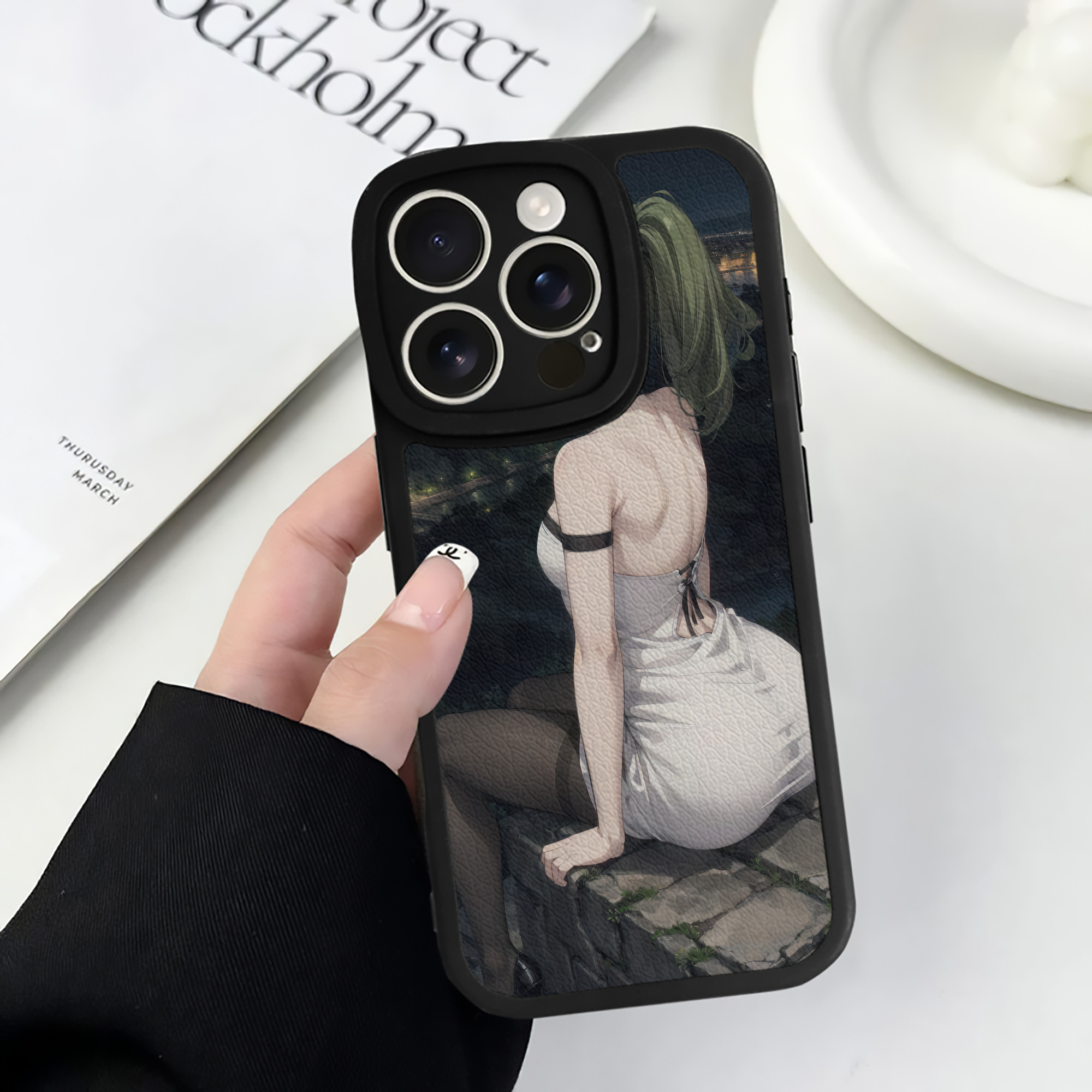 （画像用） 葬送のフリーレン Frieren 【iPhone 16シリーズ対応】シリコンスマホケース（レザー調） 材質：シリコン